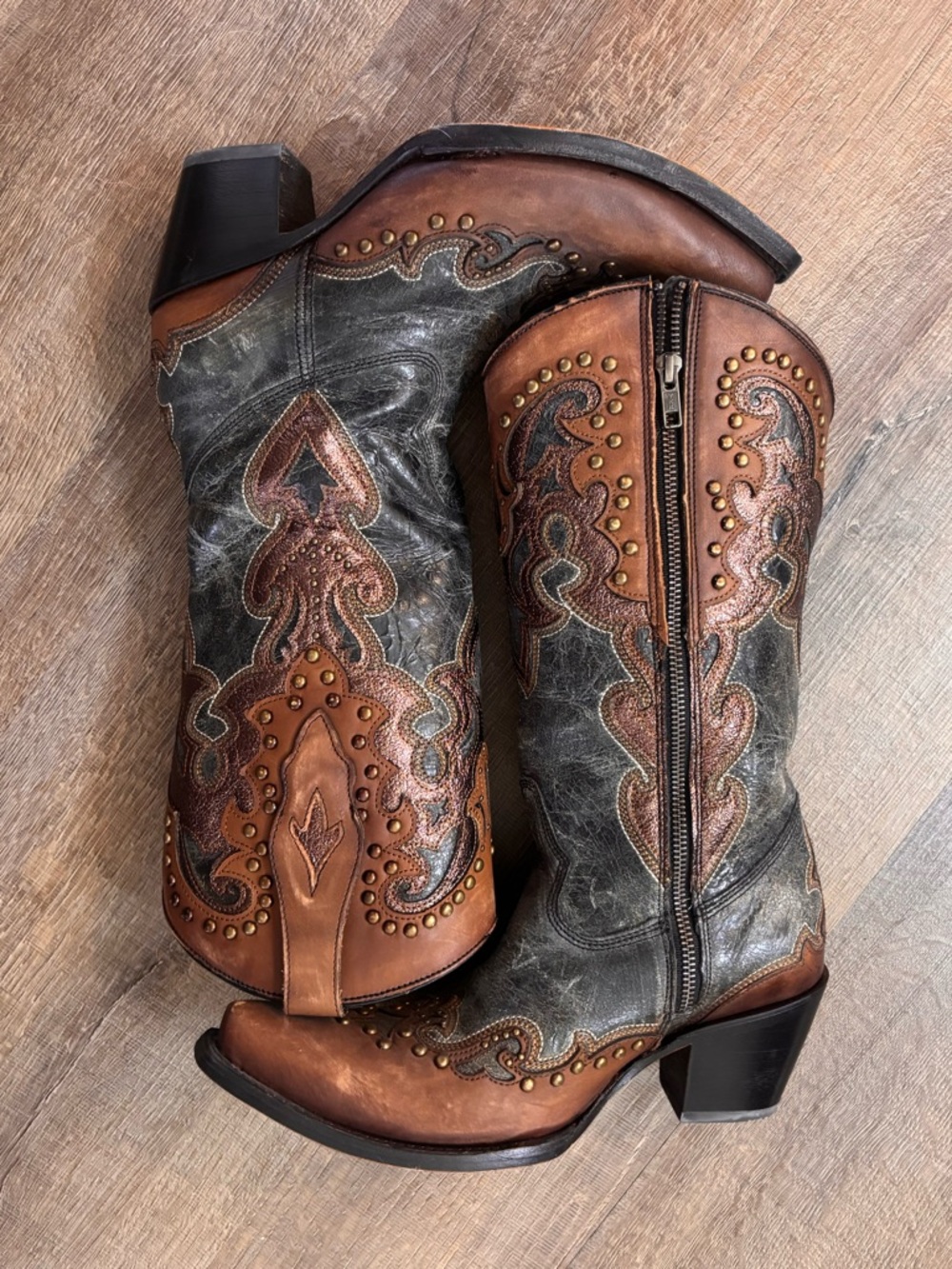 Corral Women's Almond Laser Western Boots - Snip Toe